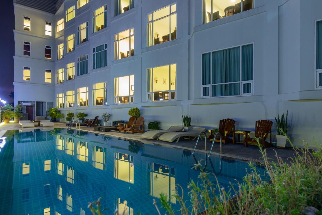 Kanchanaburi City Hotel Екстер'єр фото