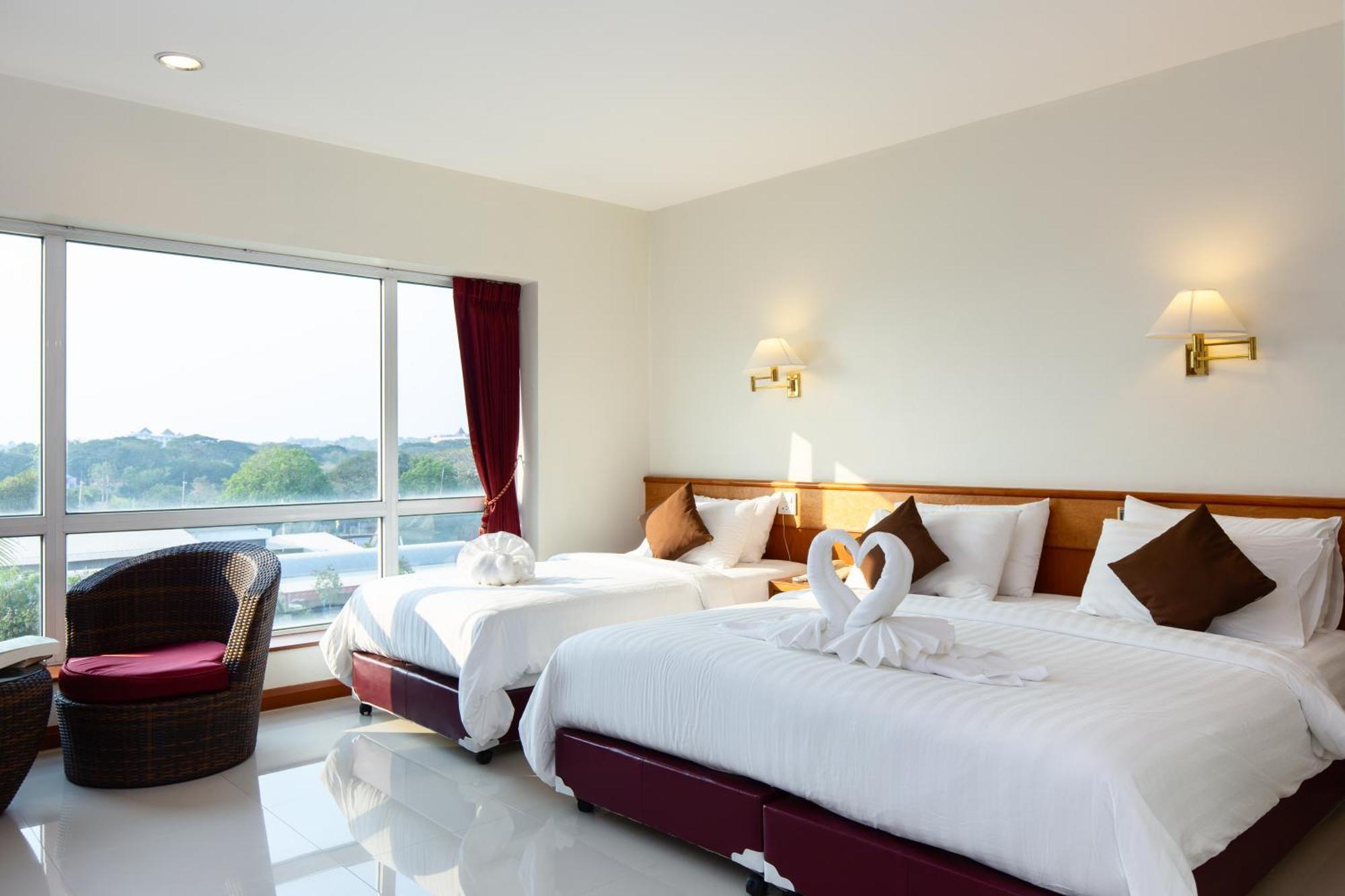 Kanchanaburi City Hotel Екстер'єр фото